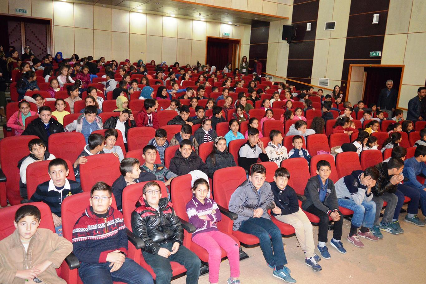 Bitlis’te 2 bin öğrenci sinemayla tanışacak